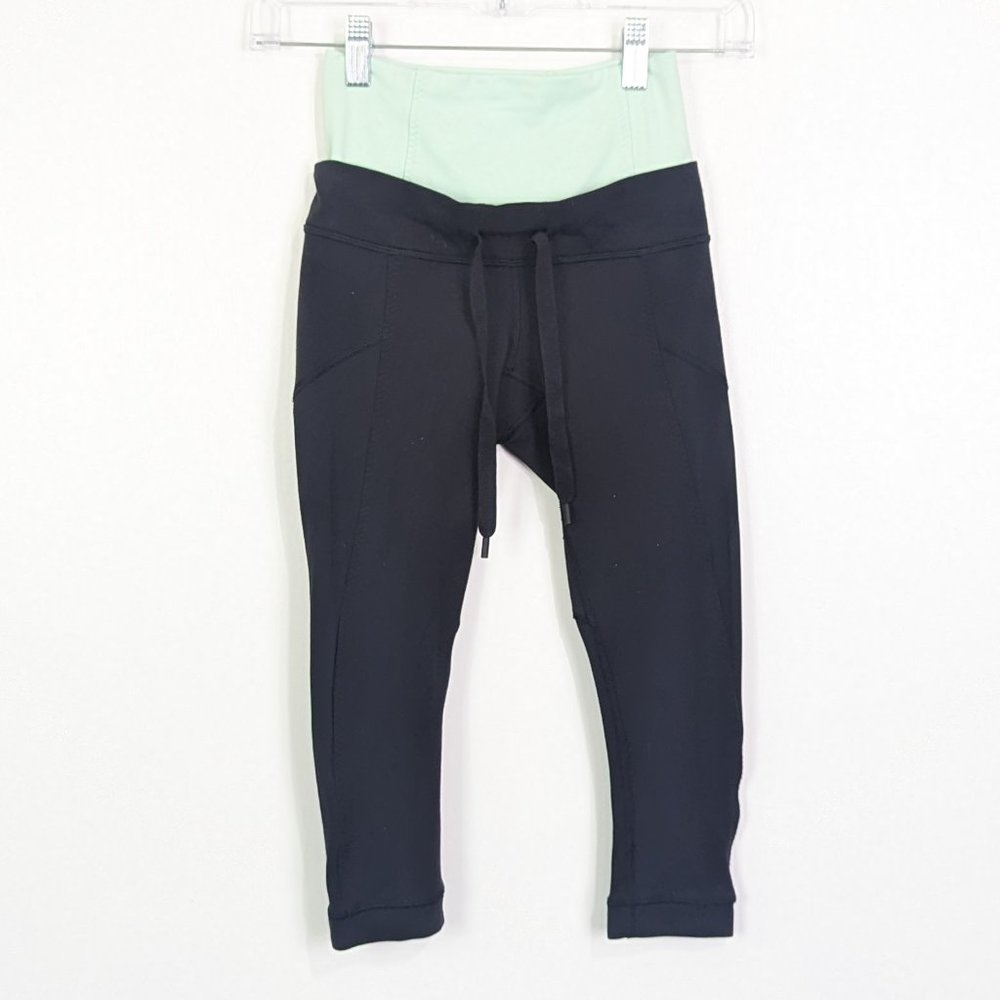 Lululemon Black & Green Drawstring Leggings Size 2